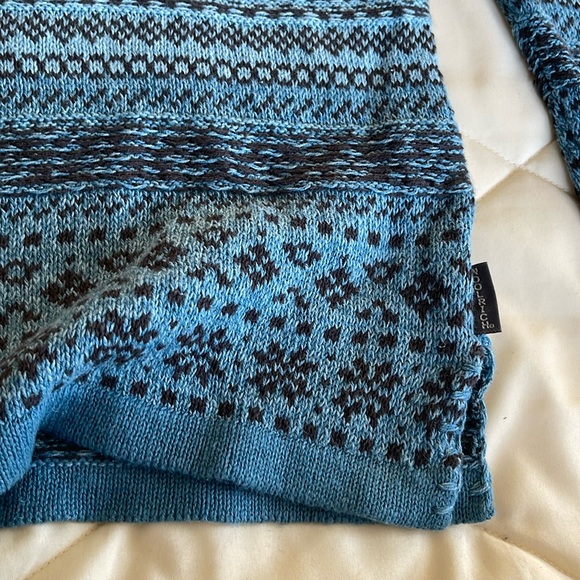 Woolrich women’s small blue print tie neck like new pull over sweater - Picture 4 of 7